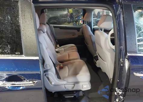 2019 Honda Odyssey Ex z USA, uszkodzony, nr VIN 5FNRL6H51KB126955